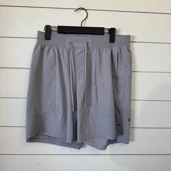 Lululemon license to train LL shorts gray men's size medium - Picture 1 of 4